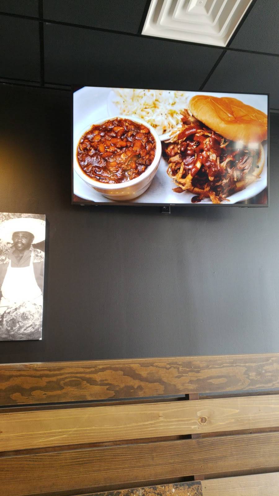 Dickeys Barbecue Pit | restaurant | 23048 FL-54, Lutz, FL 33549, USA | 8134065259 OR +1 813-406-5259