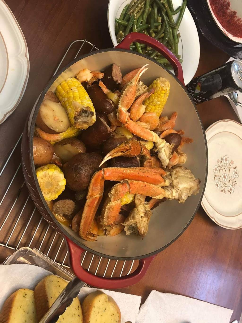 Smokin Hottdish | restaurant | 8080 Mitchell Rd, Eden Prairie, MN 55344, USA | 9528558871 OR +1 952-855-8871