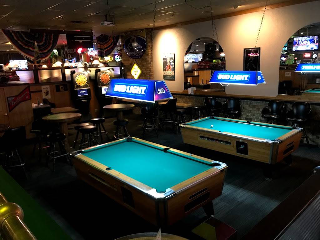 Romines High Pockets | restaurant | 6125 S 27th St, Milwaukee, WI 53221, USA | 4142812212 OR +1 414-281-2212