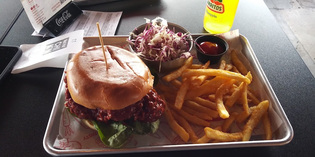 Red Hot Chikn | restaurant | 8400 Preston Rd Suite 100, Plano, TX 75024, USA | 2145014488 OR +1 214-501-4488