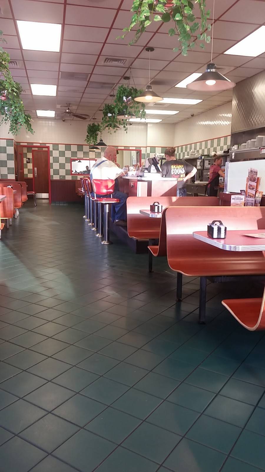 Huddle House | meal takeaway | 4141 US-411, Ocoee, TN 37361, USA | 4233387385 OR +1 423-338-7385