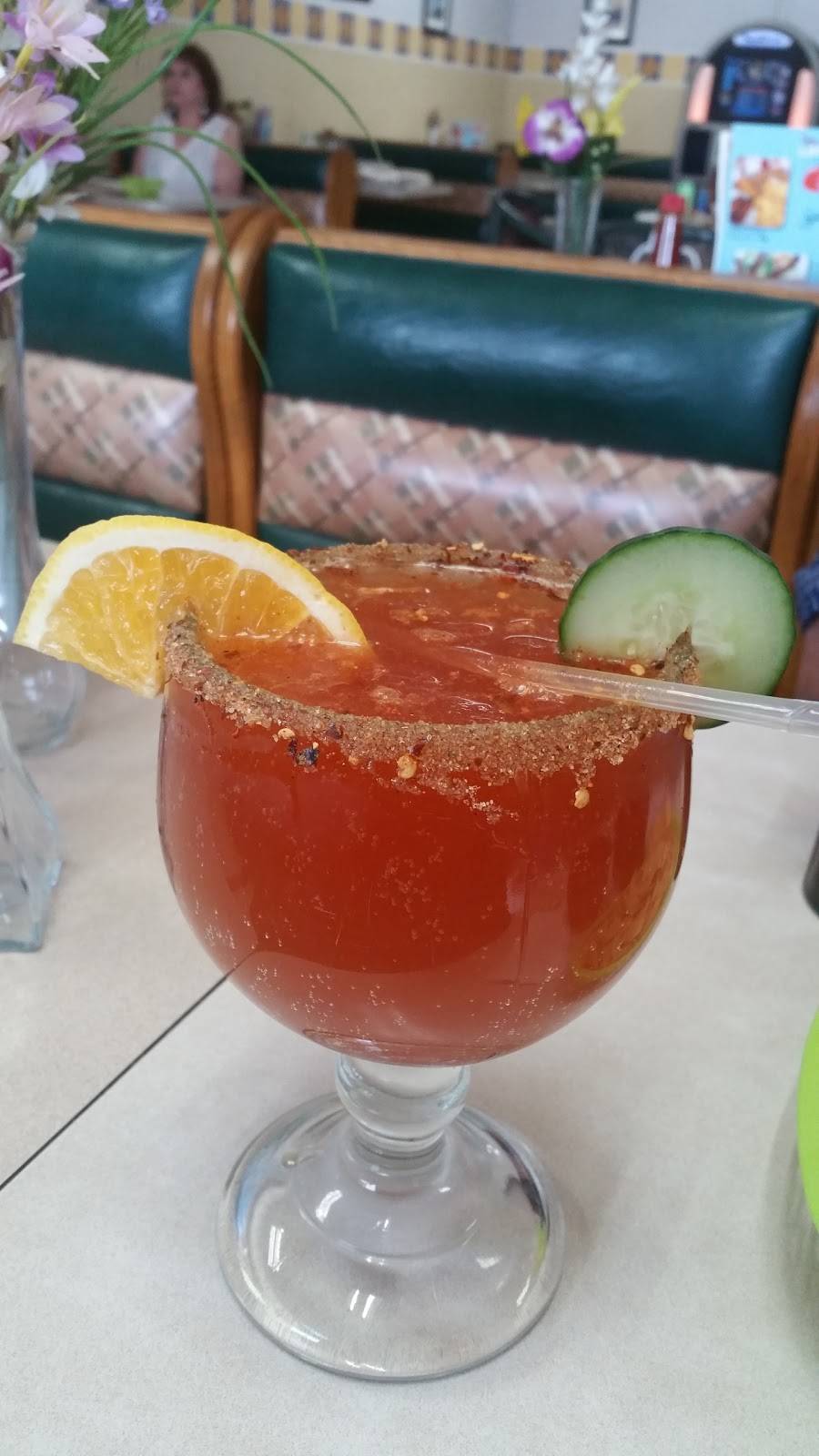 La Langosta Restaurant | restaurant | 119 N Uruapan Way, Dinuba, CA 93618, USA | 5595960762 OR +1 559-596-0762