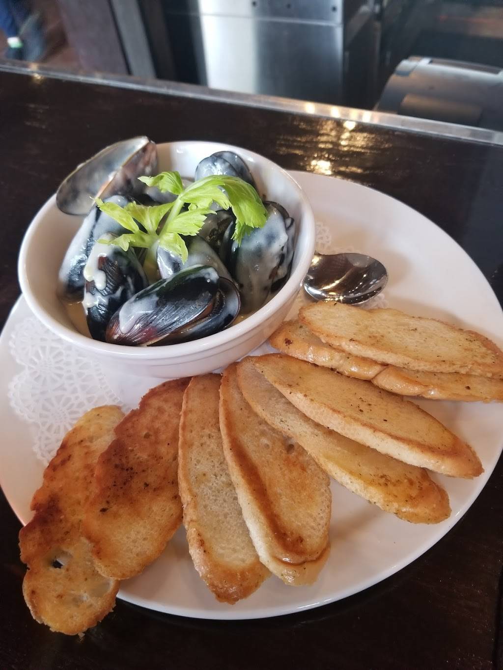 Cannons Corner Irish Pub | restaurant | 1314 W Davis St, Dallas, TX 75208, USA | 2146132777 OR +1 214-613-2777