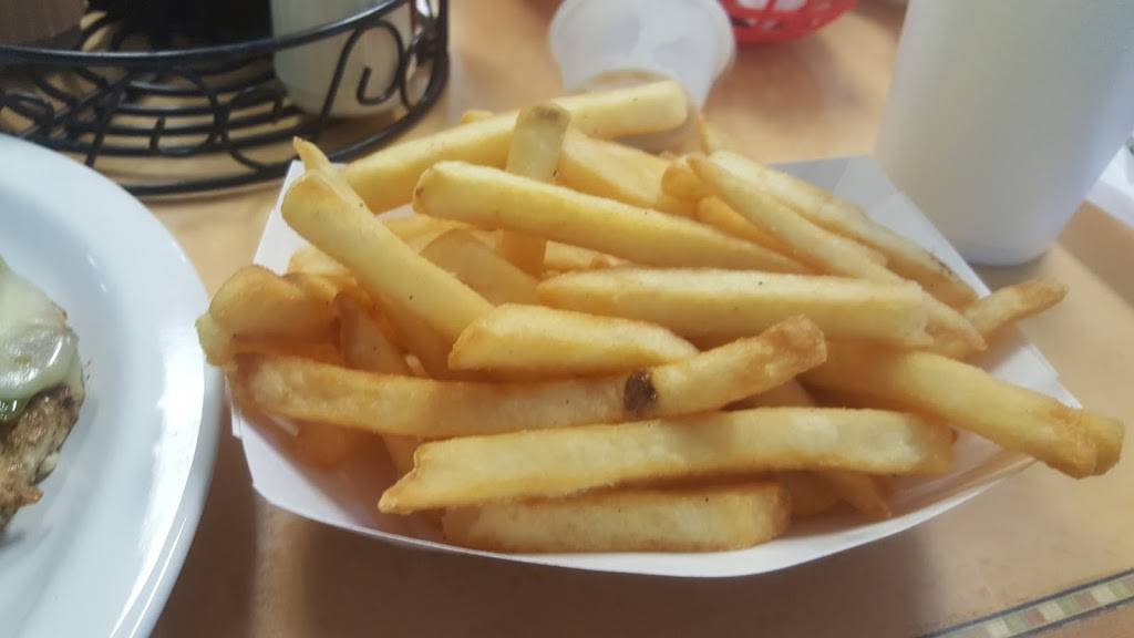 Lesters Seafood | restaurant | 5192, 38270-38360 Pine St, Pearl River, LA 70452, USA | 9852509944 OR +1 985-250-9944