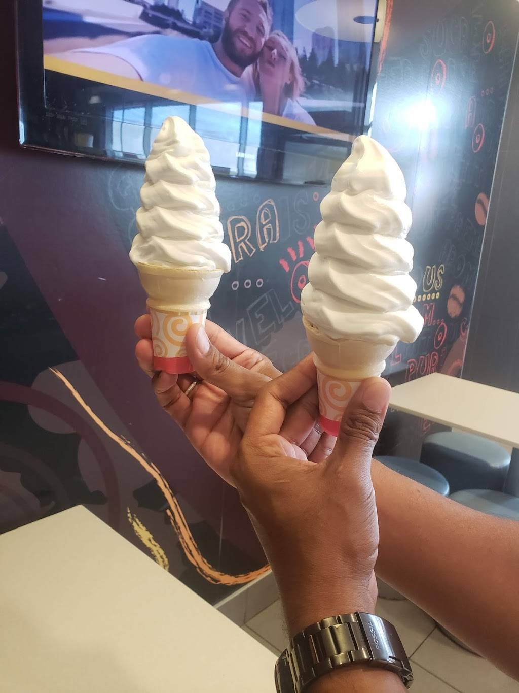 McDonalds | cafe | 1460 Boulevard Saint Laurent E, Louiseville, QC J5V 2L4, Canada | 8192288284 OR +1 819-228-8284