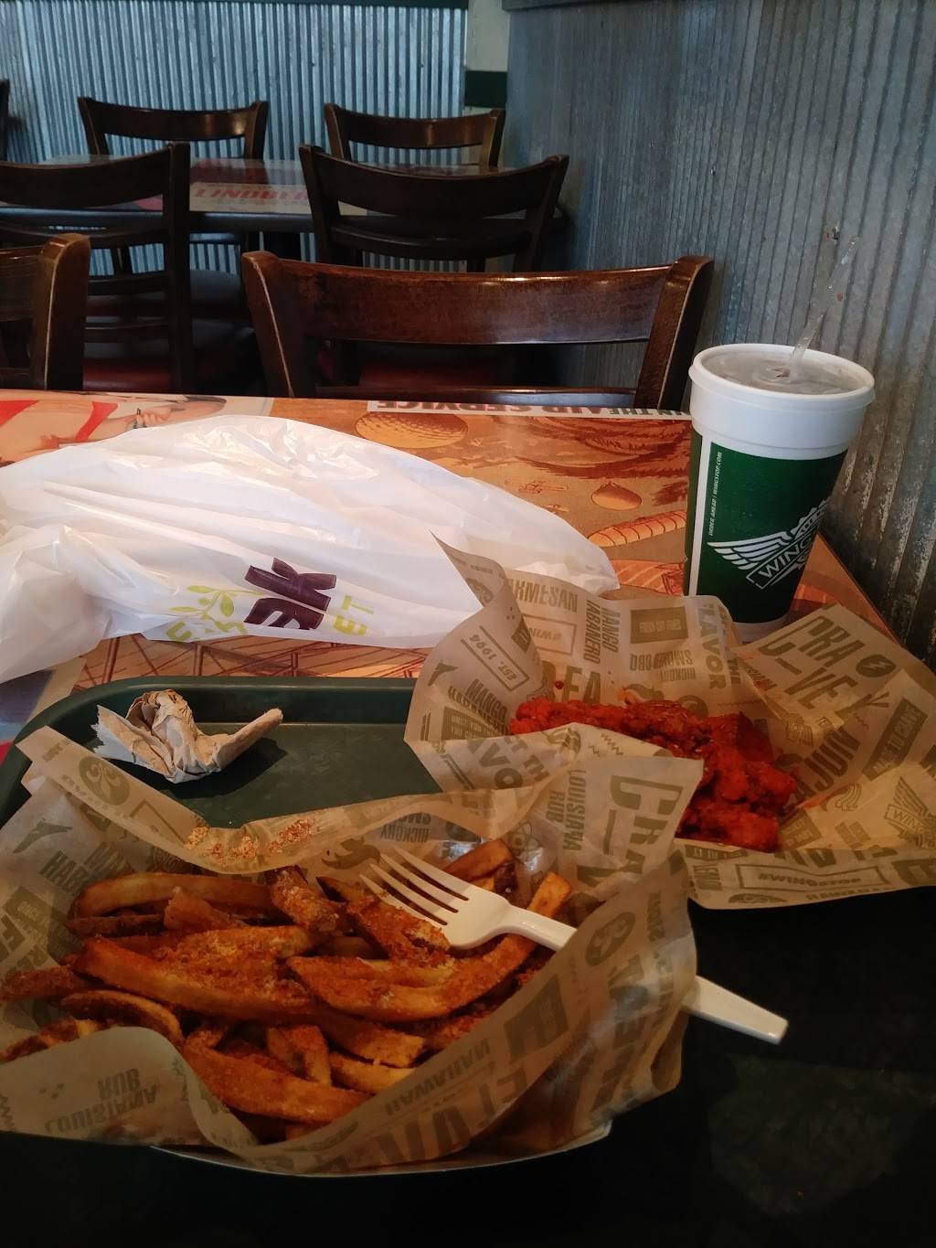 Wingstop | restaurant | 2240 S Cicero Ave, Cicero, IL 60804, USA | 7084776809 OR +1 708-477-6809
