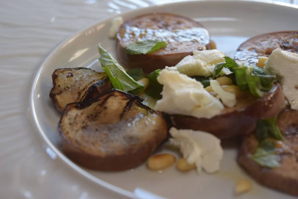 Owens Bistro | restaurant | 5210 D St, Chino, CA 91710, USA | 9096280452 OR +1 909-628-0452