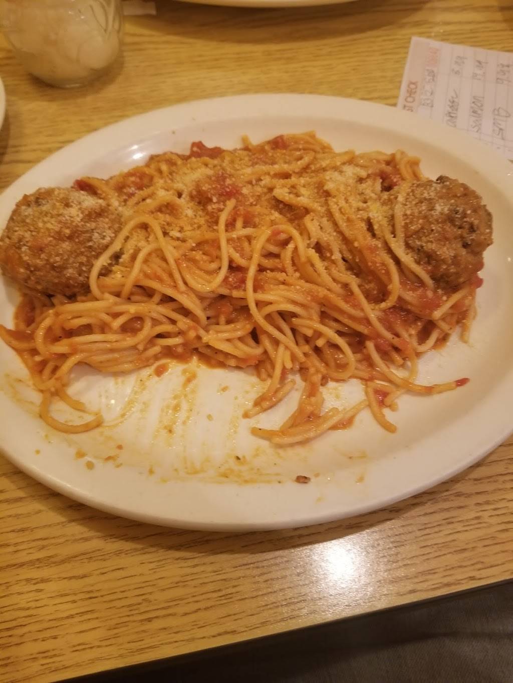 Johnnies Italian Restaurant | restaurant | 102 S Broadway, Tecumseh, OK 74873, USA | 4055982123 OR +1 405-598-2123