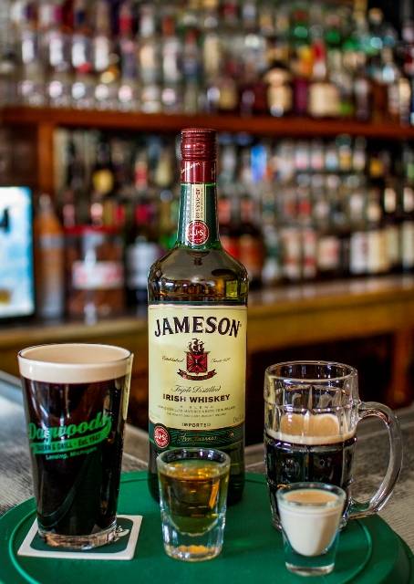 Dagwoods Tavern & Grill | restaurant | 2803 E Kalamazoo St, Lansing, MI 48912, USA | 5173740390 OR +1 517-374-0390