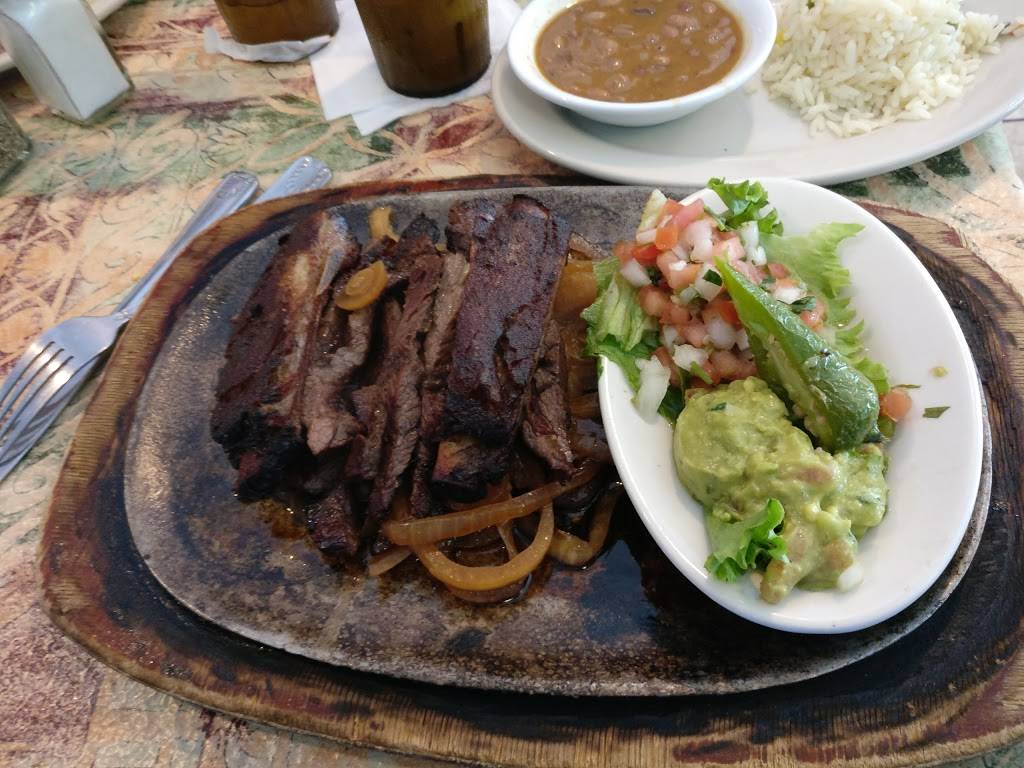 El-Gavilan Restaurant | restaurant | 8805 Flower Ave, Silver Spring, MD 20901, USA | 3015874197 OR +1 301-587-4197