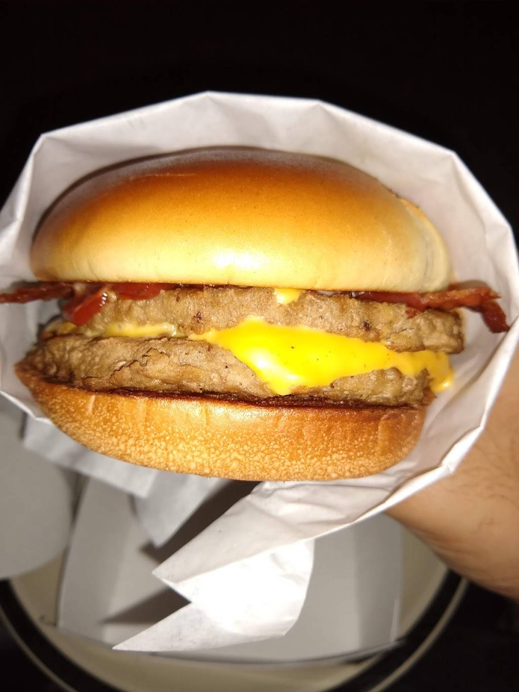 Jack in the Box | restaurant | 830 N Vermont Ave, Los Angeles, CA 90029, USA | 3236605238 OR +1 323-660-5238