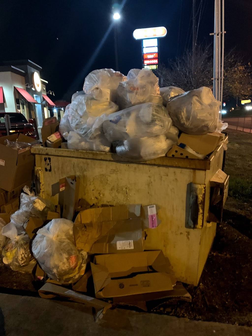 Starbucks | cafe | 697 S Walnut Ave, New Braunfels, TX 78130, USA | 8306292965 OR +1 830-629-2965