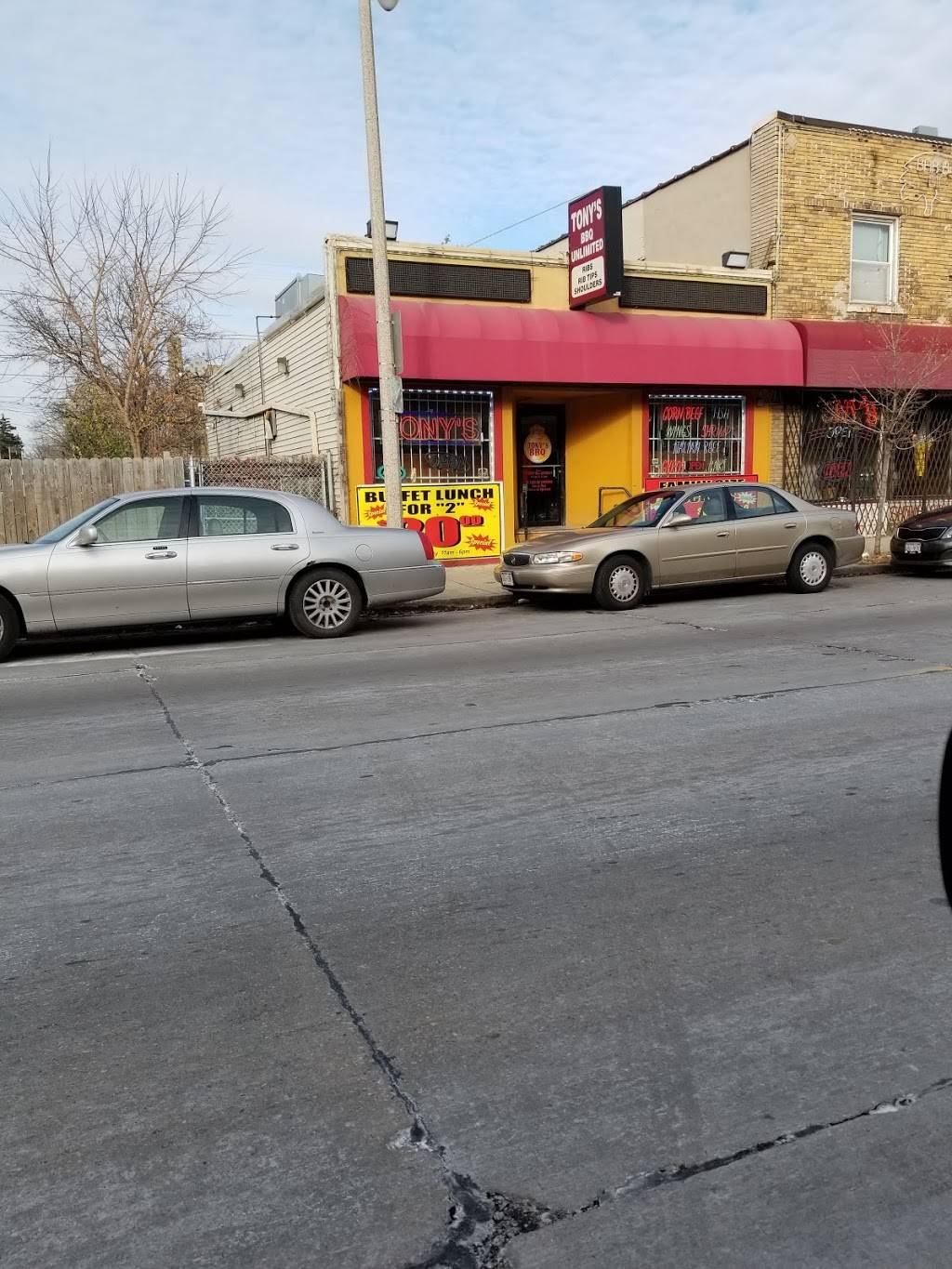 Tonys | restaurant | 3510 W Villard Ave, Milwaukee, WI 53209, USA | 4144622239 OR +1 414-462-2239