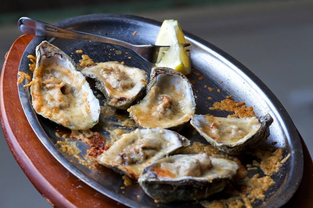 Caps On the Water | restaurant | 4325 Myrtle St, St. Augustine, FL 32084, USA | 9048248794 OR +1 904-824-8794