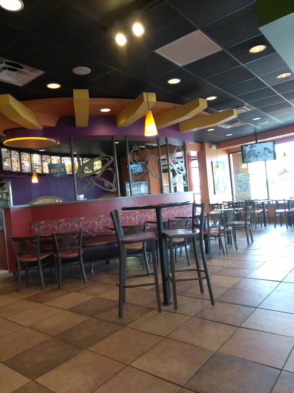 Taco Bell | meal takeaway | 2222 Green Bay Rd, North Chicago, IL 60064, USA | 8474734230 OR +1 847-473-4230