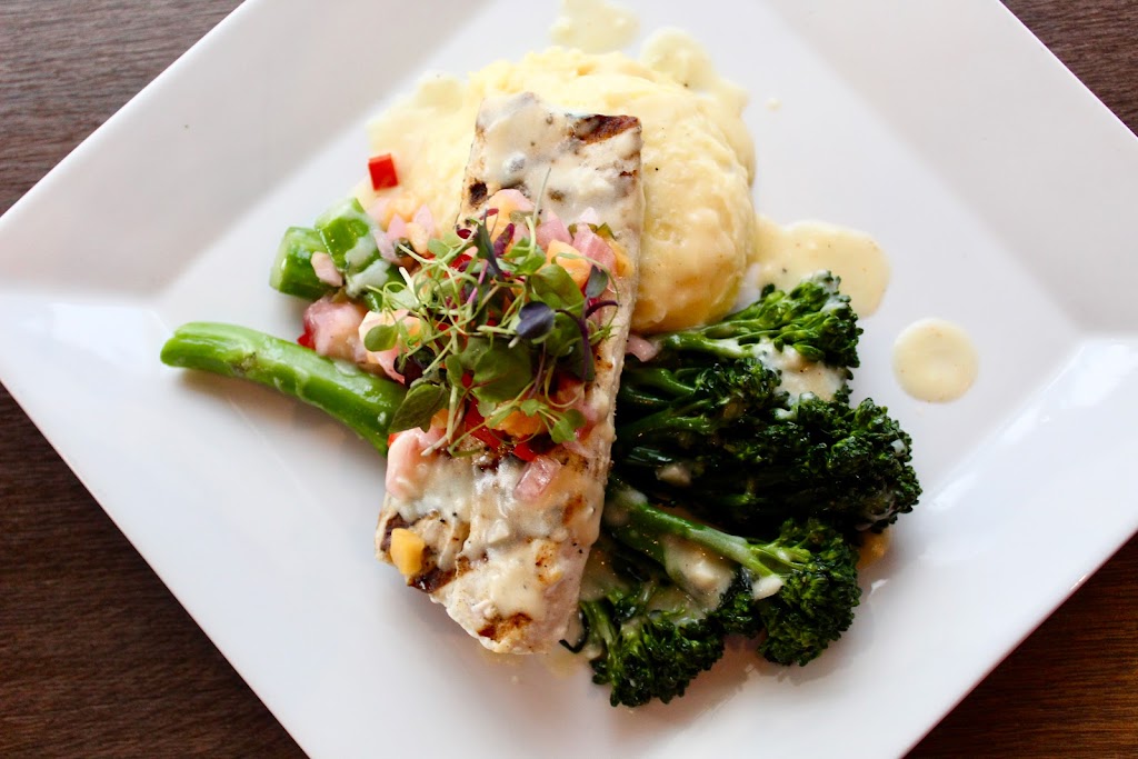 Three Peaks Kitchen + Bar | restaurant | Hwy 13918, U.S. Rte 2, Airway Heights, WA 99001, USA | 5098181547 OR +1 509-818-1547