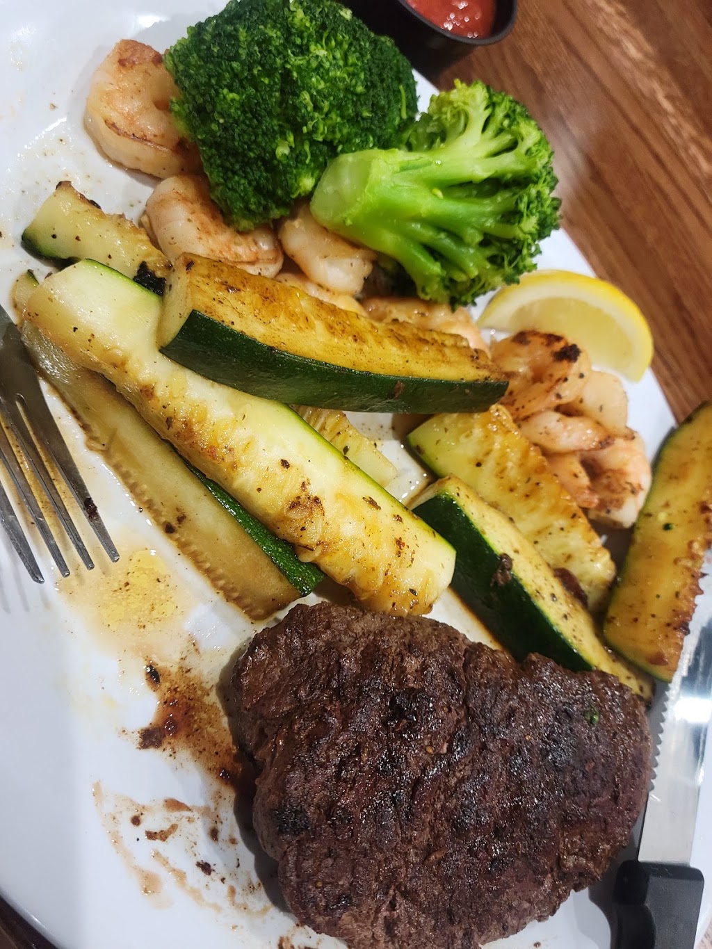 Beef O Bradys | restaurant | 1 New Market St, Cantonment, FL 32533, USA | 8503325040 OR +1 850-332-5040