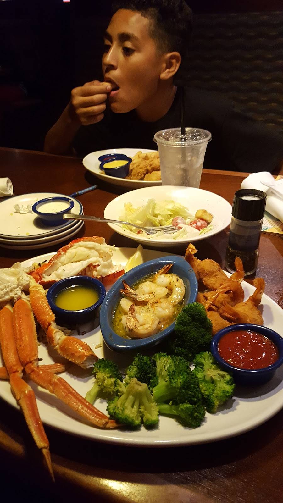 Red Lobster | restaurant | 9801 Independence Pointe Pkwy, Matthews, NC 28105, USA | 7047084439 OR +1 704-708-4439