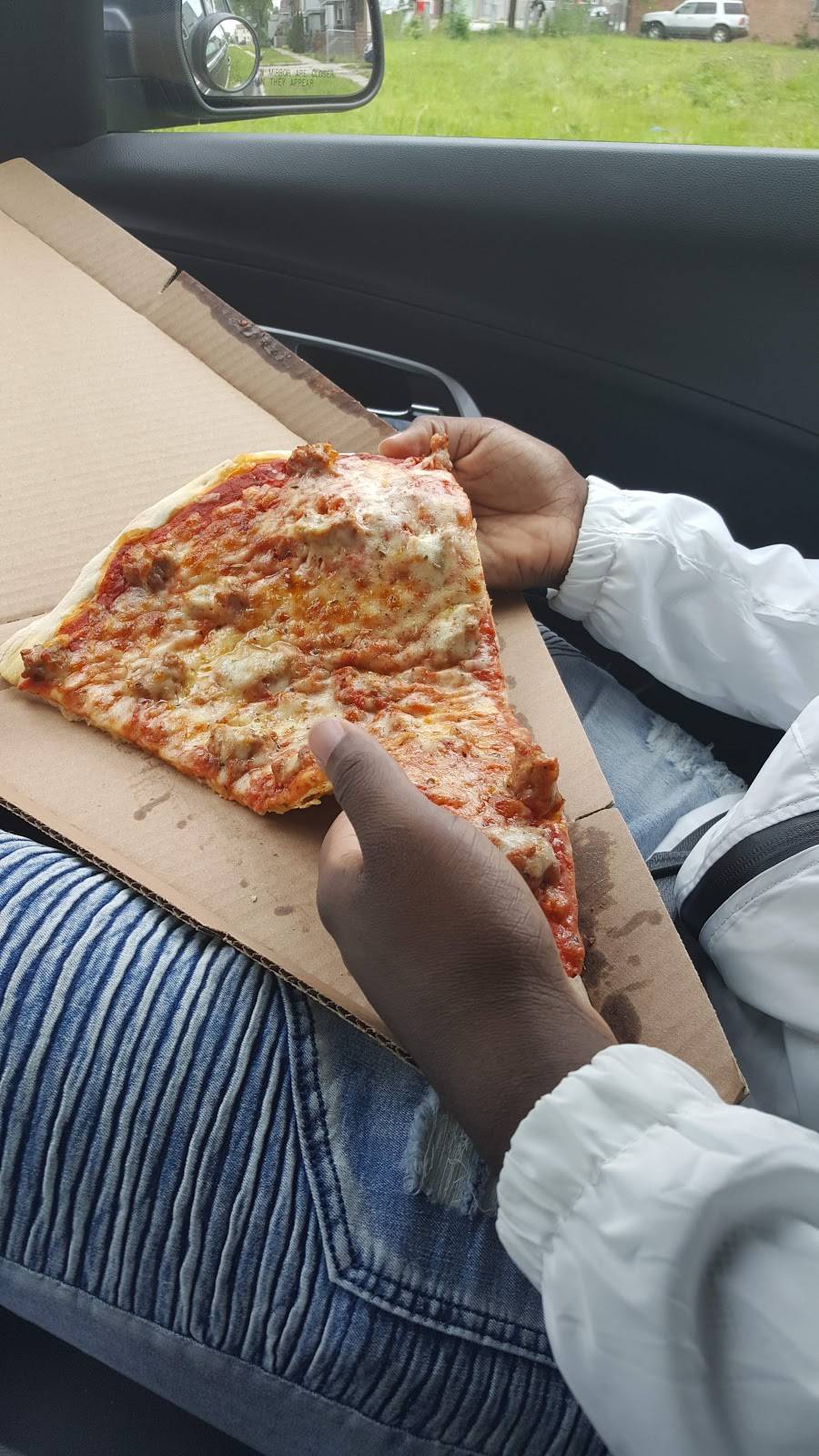 De Arcos Pizza | restaurant | 3257, 2832 E 87th St, Chicago, IL 60617, USA | 7737310300 OR +1 773-731-0300