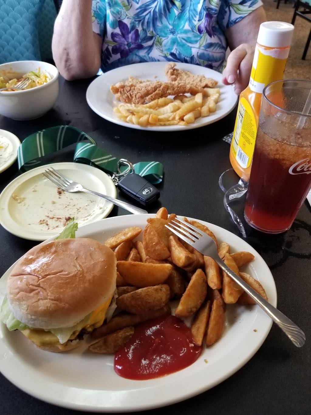 Eagles Diner | restaurant | 113 E Elm St, Athens, AL 35611, USA | 2562336194 OR +1 256-233-6194