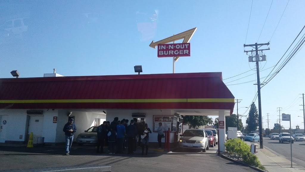 In-N-Out Burger | restaurant | 324 S Azusa Ave, Azusa, CA 91702, USA | 8007861000 OR +1 800-786-1000