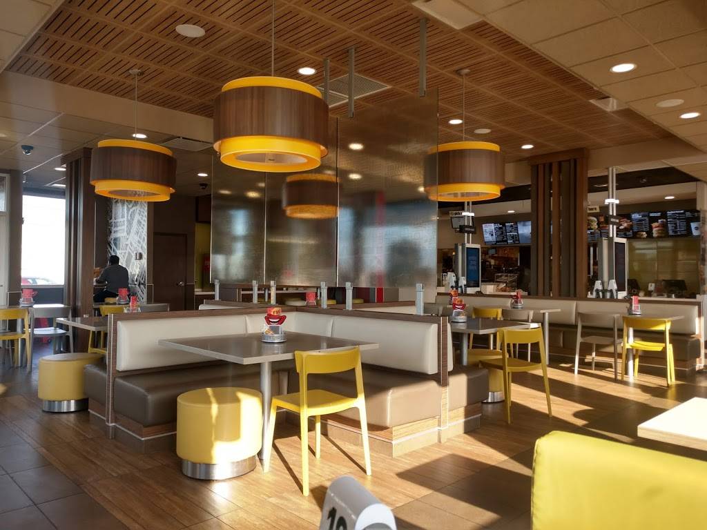 McDonalds | cafe | 14841 Snow Rd, Brook Park, OH 44142, USA | 2166764840 OR +1 216-676-4840