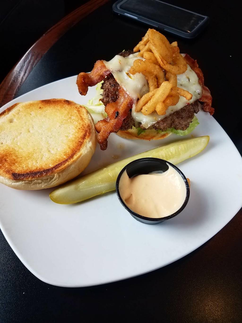 Coachs Club | restaurant | 1200 Main St, Cross Plains, WI 53528, USA | 6084130400 OR +1 608-413-0400