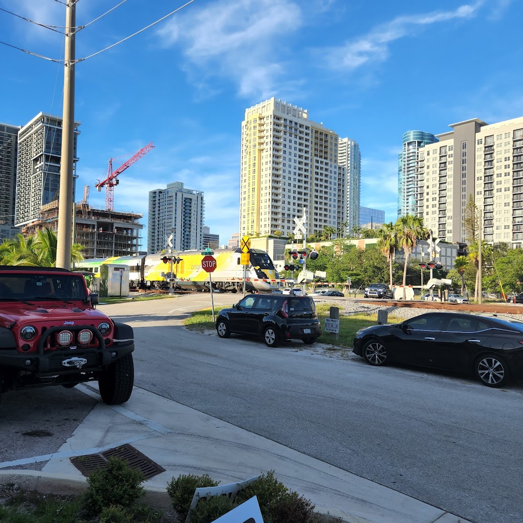 The Fitz Bar & Lounge | restaurant | 503 SW 2nd Ave, Fort Lauderdale, FL 33301, USA | 9542248022 OR +1 954-224-8022