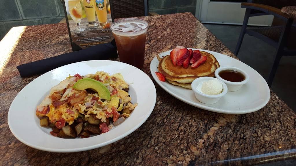 BJs Restaurant & Brewhouse | restaurant | 925 Blossom Hill Rd, San Jose, CA 95123, USA | 4082844260 OR +1 408-284-4260