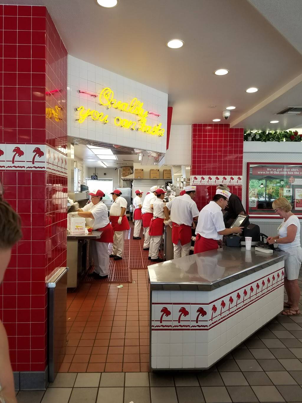In-N-Out Burger | restaurant | 12413 N Tatum Blvd, Phoenix, AZ 85032, USA | 8007861000 OR +1 800-786-1000