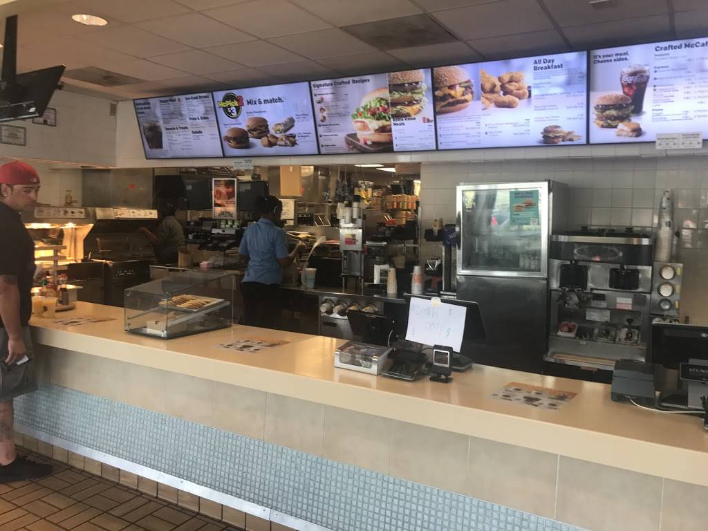 McDonalds | cafe | 1601 S Christopher Columbus Blvd, Philadelphia, PA 19148, USA | 2154686770 OR +1 215-468-6770