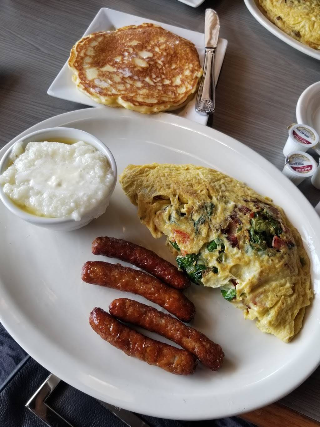 Sweet Magnolias | restaurant | 29221 Northwestern Hwy, Southfield, MI 48034, USA | 2482816641 OR +1 248-281-6641