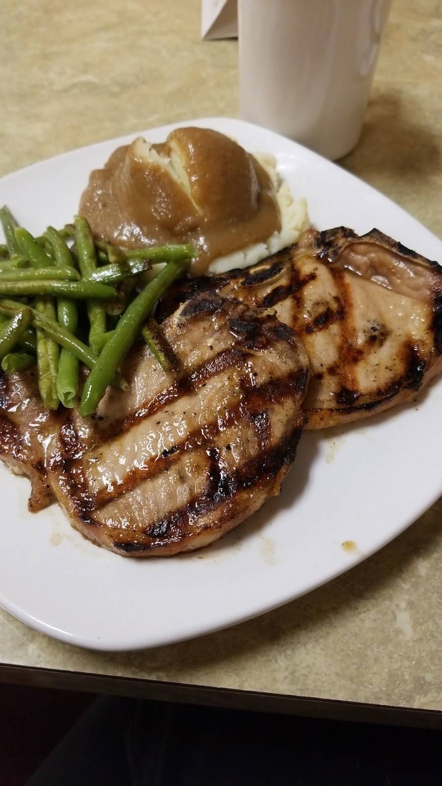 Monis Restaurant | restaurant | 16600 24 Mile Rd, Macomb, MI 48042, USA | 5862324794 OR +1 586-232-4794