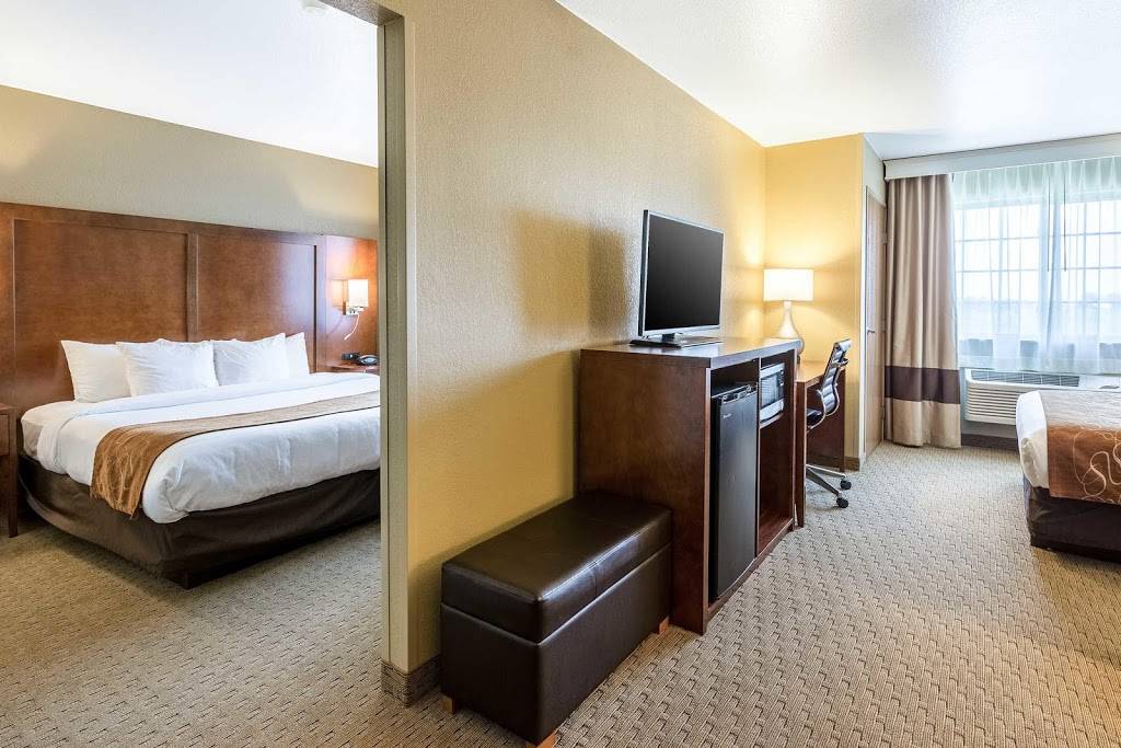 Comfort Suites | restaurant | 1780 Stonegate Center Dr, Burlington, IA 52601, USA | 3197531300 OR +1 319-753-1300