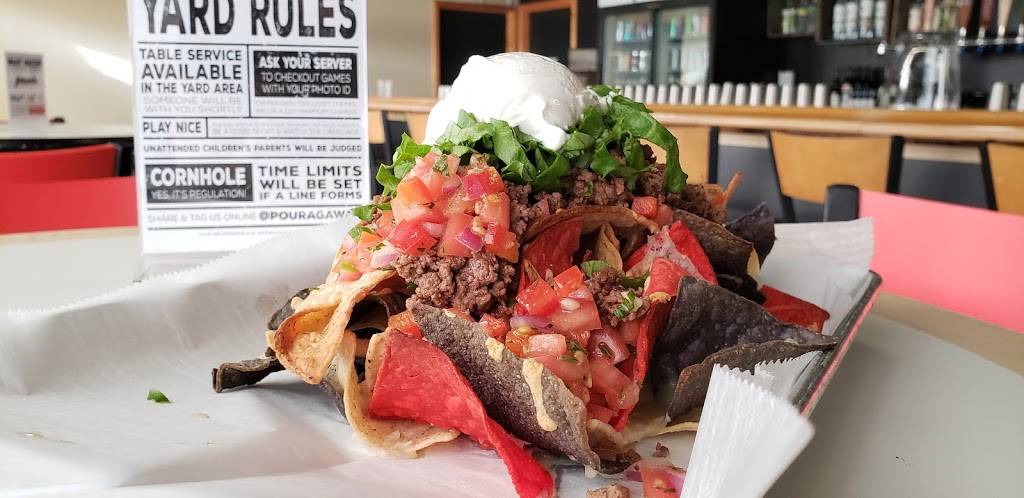 Pour Bar & Lounge | night club | 485 Springfield St, Feeding Hills, MA 01030, USA | 4132099934 OR +1 413-209-9934