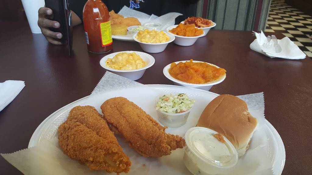 Willie Moores Restaurant | restaurant | 109 N Main St, Memphis, TN 38103, USA | 9015214674 OR +1 901-521-4674