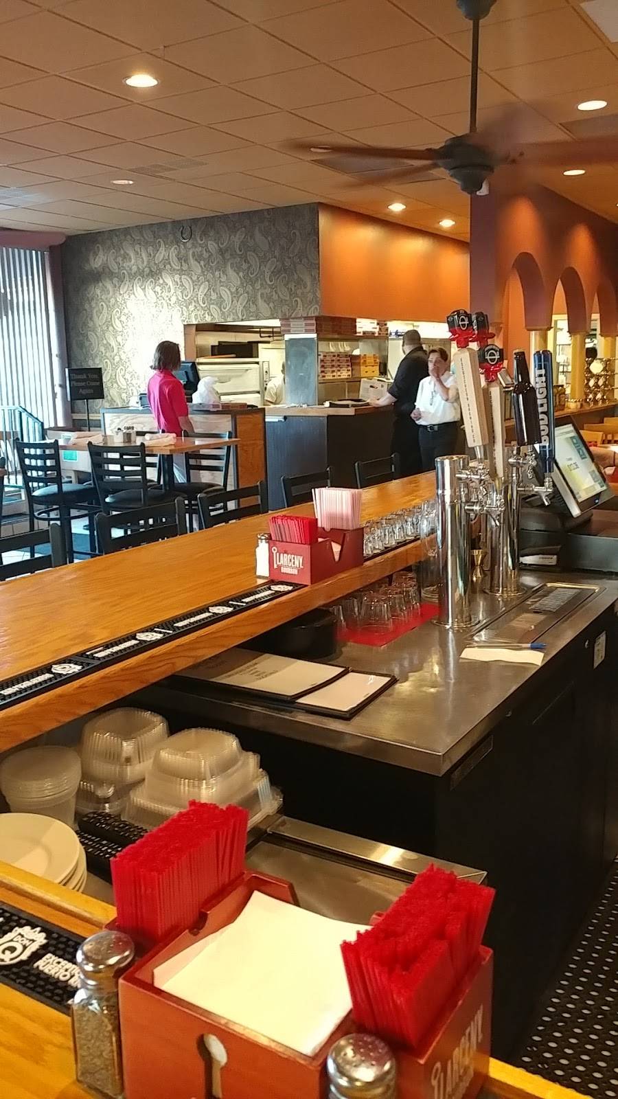 Neighborhood Italian Kitchen | restaurant | 15 Crow St, Berryville, VA 22611, USA | 5402772974 OR +1 540-277-2974