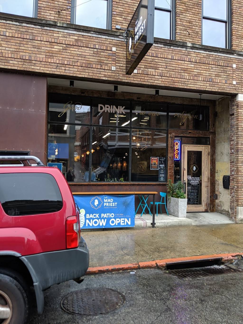 The Mad Priest | restaurant | 719 Cherry St #100, Chattanooga, TN 37402, USA | 4235411395 OR +1 423-541-1395