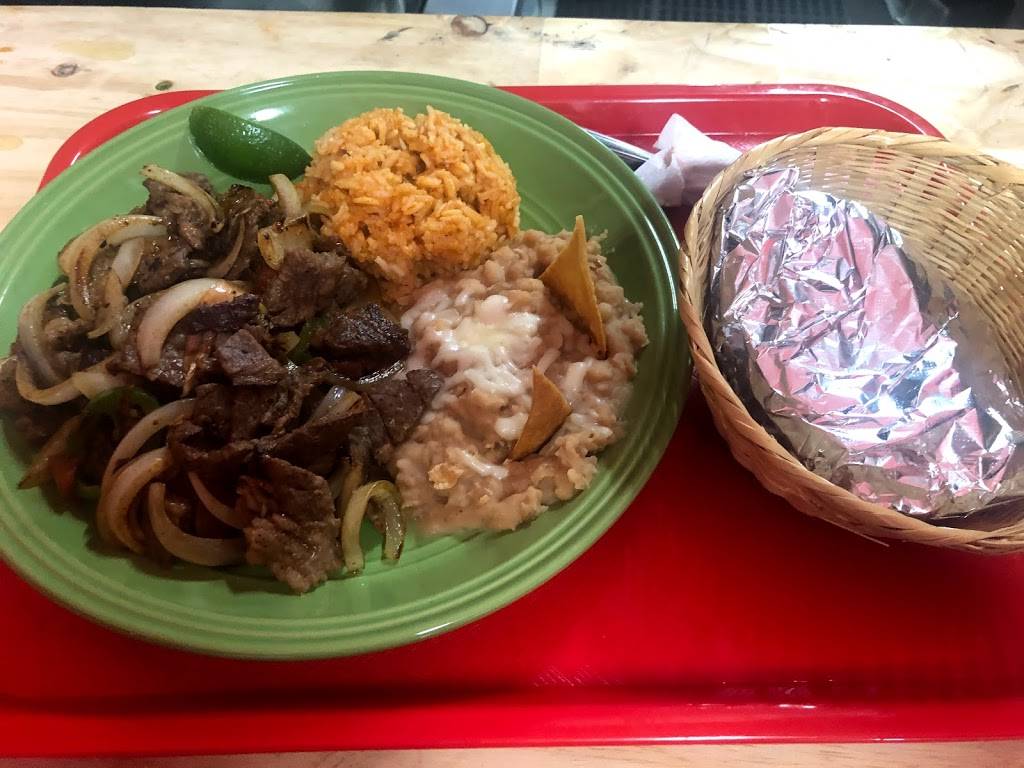 El charro tapatío restaurant | restaurant | 3418 W Baker St, Plant City, FL 33563, USA | 8136528243 OR +1 813-652-8243