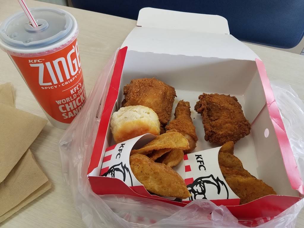 KFC | restaurant | 22345 Grand River Ave, Detroit, MI 48219, USA | 3135439250 OR +1 313-543-9250