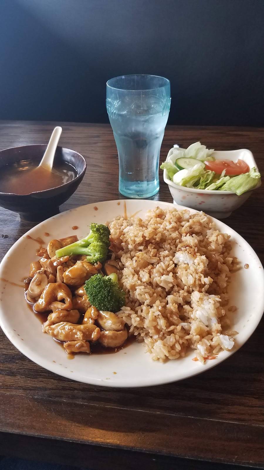 Yamatos Japanese Steakhouse | restaurant | 485 N 12th St, Middlesboro, KY 40965, USA | 6068968118 OR +1 606-896-8118