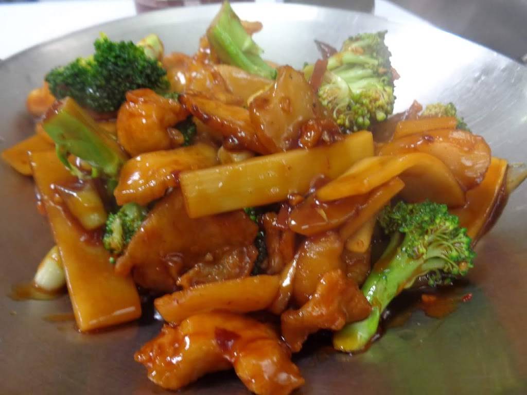 Royal Chopstick | restaurant | 4448 W Jefferson Blvd #312, Dallas, TX 75211, USA | 9728034498 OR +1 972-803-4498