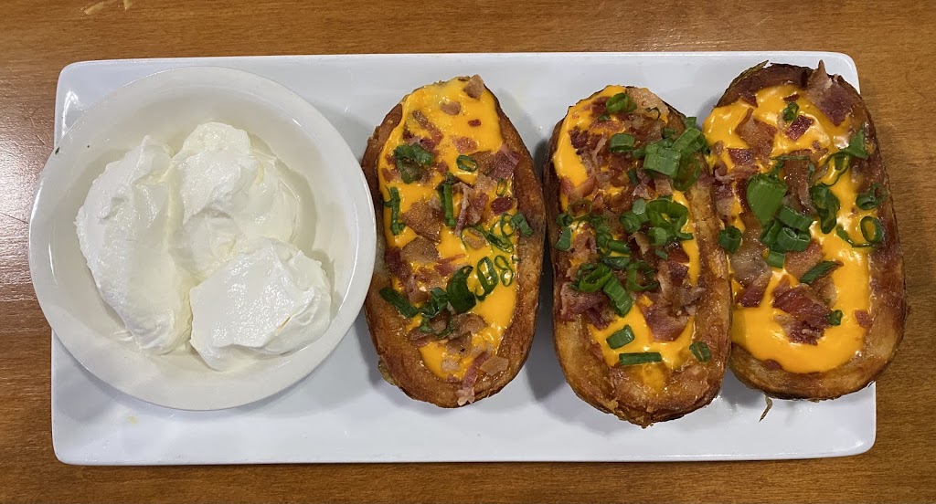 Fat Kids Bar and Grill | restaurant | 629 S 8th St, West Dundee, IL 60118, USA | 2248028872 OR +1 224-802-8872