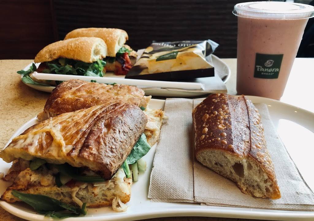 Panera Bread | bakery | 2 N Michigan Ave, Chicago, IL 60602, USA | 3123326895 OR +1 312-332-6895