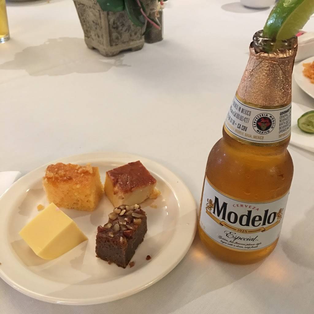 Green Parrot Villa | restaurant | 2035 N Main St, Santa Ana, CA 92706, USA | 7145691970 OR +1 714-569-1970