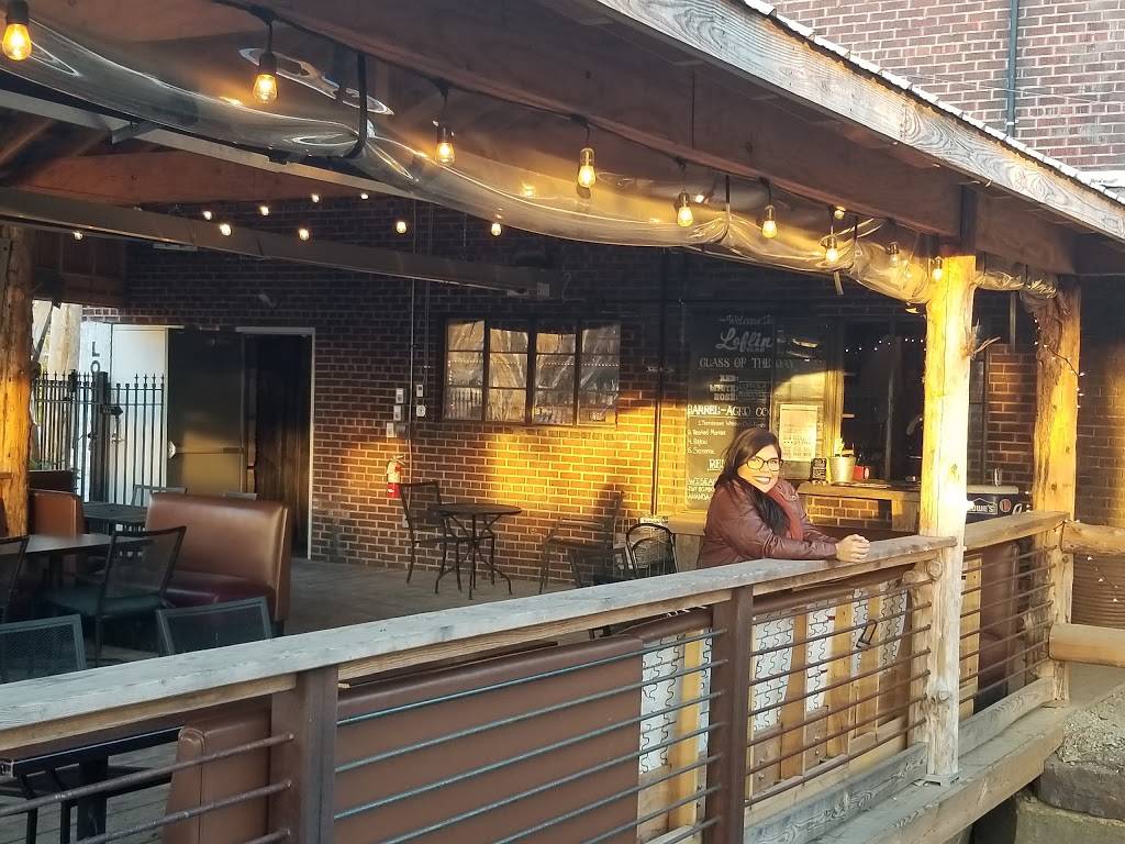 Loflin Yard | restaurant | 7 W Carolina Ave, Memphis, TN 38103, USA | 9012901140 OR +1 901-290-1140