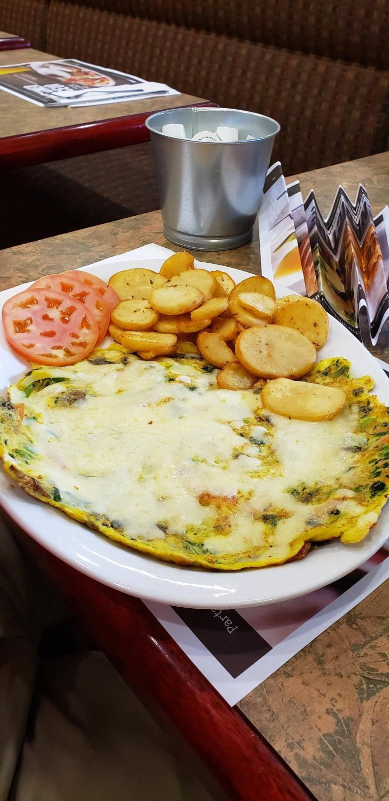 Tutti Frutti Desjeuners-Diners | restaurant | 2975 Boulevard de la Concorde E, Laval, QC H7E 2B5, Canada | 4506644040 OR +1 450-664-4040