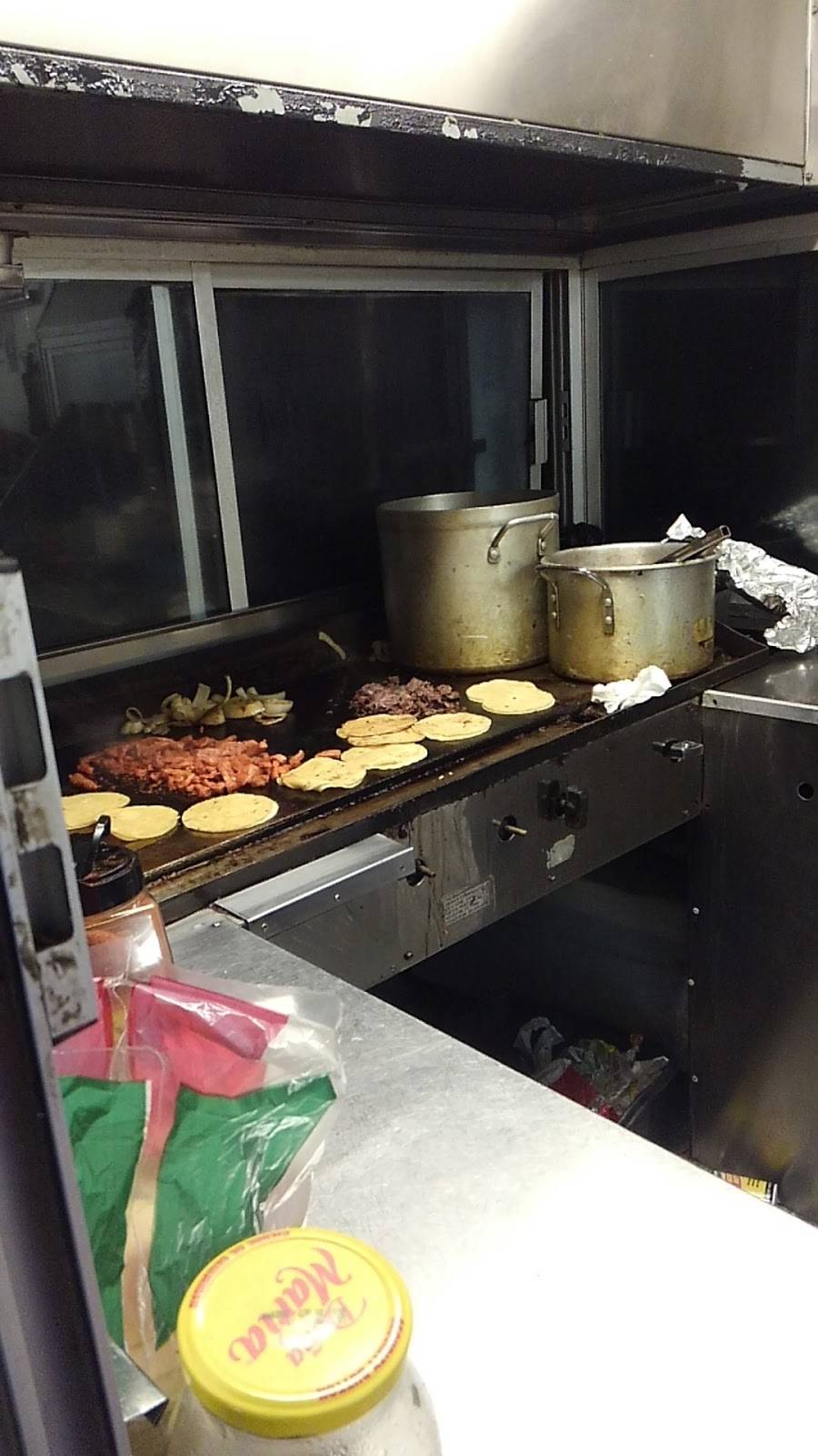 Tacos Narvaez | restaurant | 8450 Almeda Genoa Rd, Houston, TX 77075, USA | 8323293635 OR +1 832-329-3635