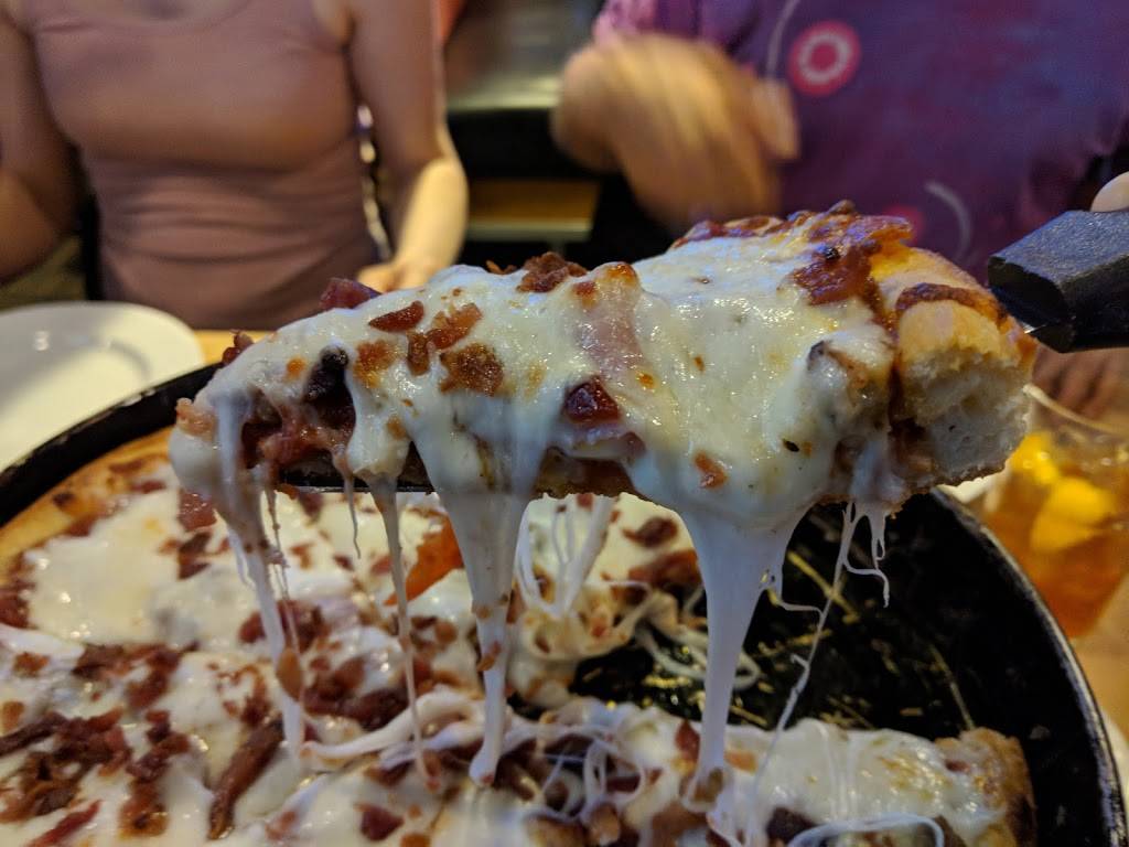 Stefanos Pizza | restaurant | 11683 Parkside Dr, Knoxville, TN 37934, USA | 8653926080 OR +1 865-392-6080