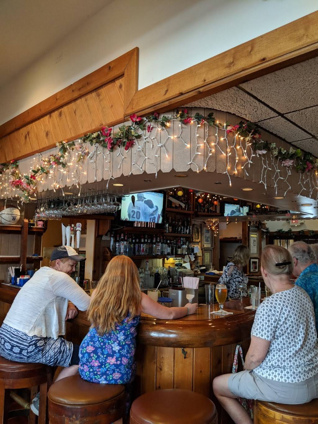 Reflections | night club | 38564 N Edgewood St, Lake Villa, IL 60046, USA | 8472654170 OR +1 847-265-4170